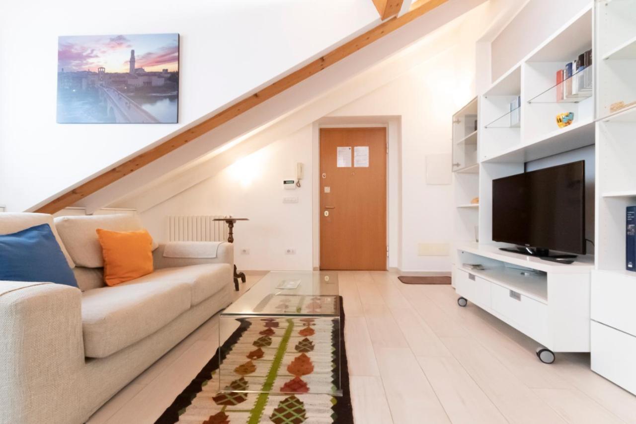 Apartament Mansarda Cola Mediolan Zewnętrze zdjęcie